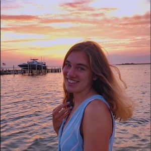 Meet your Posher, Caroline